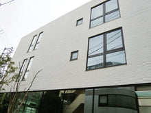 画像をギャラリービューアに読み込む, タイル 谷口製陶所 美濃焼タイル 岐阜県 多治見市 笠原町 東濃 産地直送 メーカー 一枚から購入OK 送料無料 コンビニ決済 DIY リノベーション プロ仕様 新築 外装 寸法250×40 Ⅰ類 磁器質 無釉 BⅠ 外装壁 耐凍害 売れ筋 色のある暮らし 機能性 掃除が簡単 水に強い 防水性 耐久性 耐火性 おすすめ 人気 ネット通販サイト オンラインショップ 売ってるところ 耐熱 防水 耐久性 テッセラ 陰影 高級感 立体感 インテリア エクステリア 清潔感 きれい