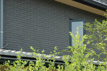 画像をギャラリービューアに読み込む, タイル 谷口製陶所 美濃焼タイル 岐阜県 多治見市 笠原町 東濃 産地直送 メーカー 送料無料 コンビニ決済 DIY リノベーション プロ仕様 新築 外装 内装 磁器質 無釉 外装壁 耐凍害 売れ筋 色のある暮らし 機能性 掃除が簡単 水に強い 防水性 耐久性 耐火性 おすすめ 人気 ネット通販サイト オンラインショップ 売ってるところ 耐熱 防水 耐久性 高級感 おしゃれ 明るい色 キッチン 洗面 トイレ トレンドインテリア エクステリア 凸凹 陰影 ハツリ面